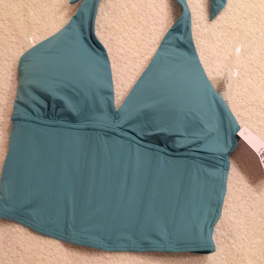Crop top - Picture 2 of 4